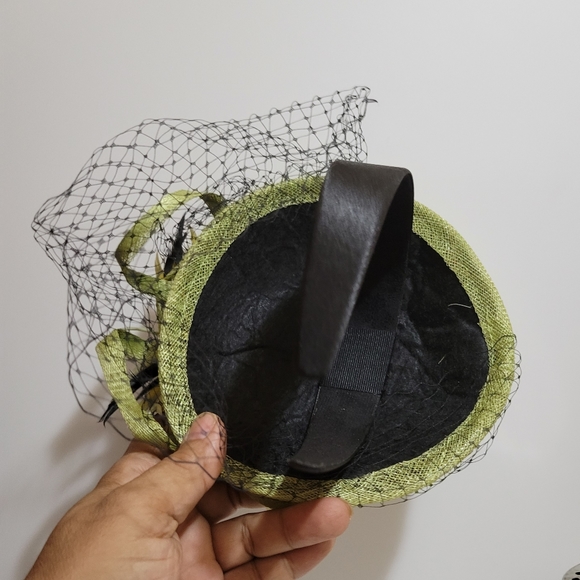 Retro Handcrafted Feather, Sequins and Linen Raffia Headware/Hat - Picture 5 of 5